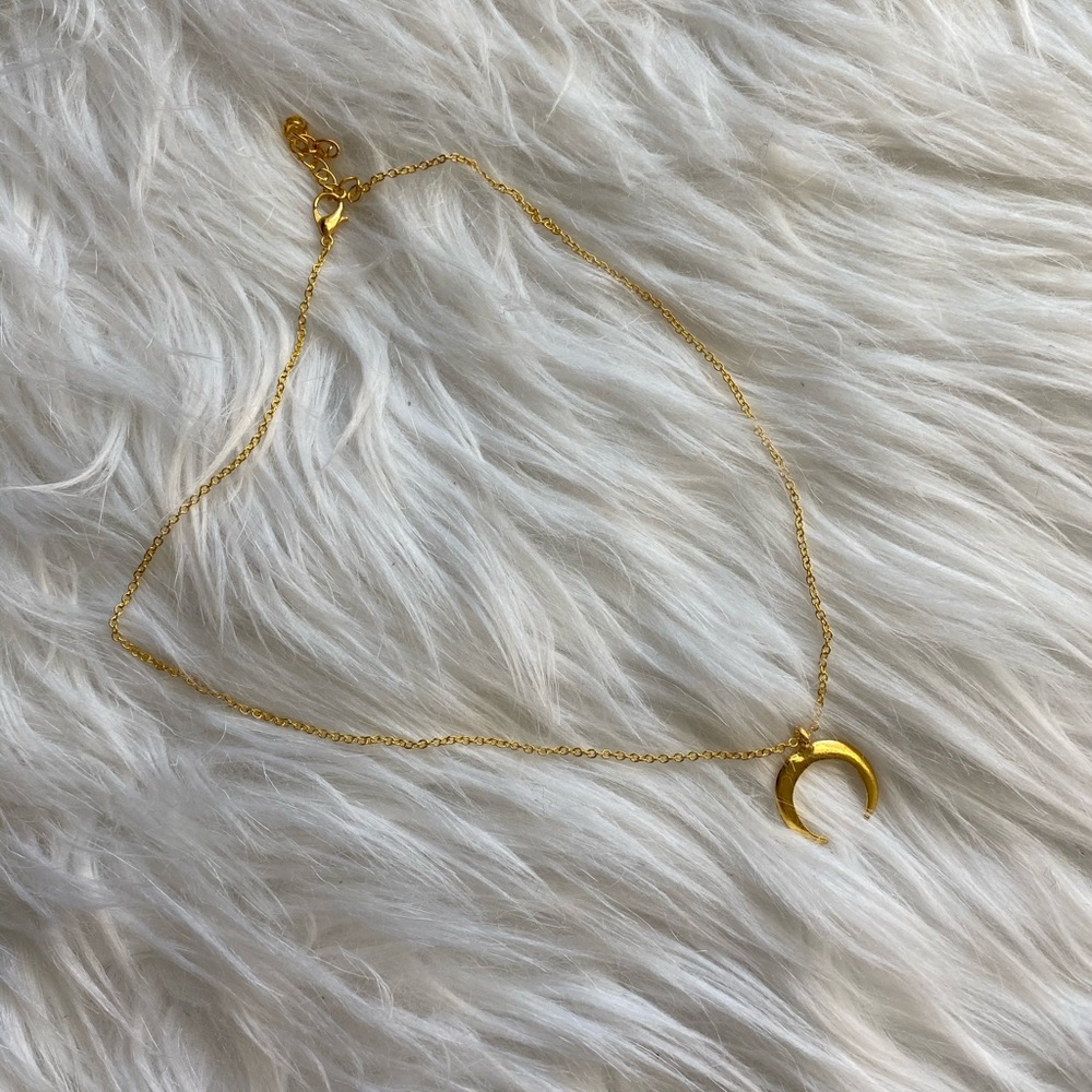 Good Crescent Moon Necklace